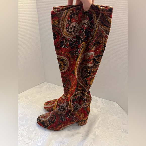 Diba 8M Red Metallic Paisley Fabric Velvet Knee High Designer Boots Y2K - Picture 13 of 15